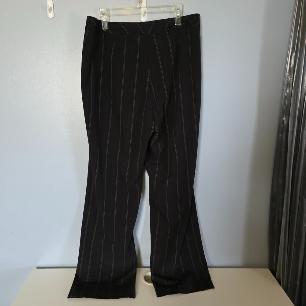 EUC Women's Pin-Striped Suit - Jacket & Pants - Tall - Picture 3 of 9